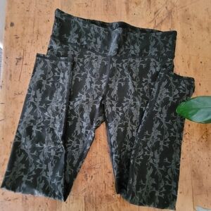 Fableticd Floral Patterned Black Leggings